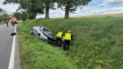 Policjanci wyjaśniają okoliczności wypadku drogowego w Sztumskiej Wsi.