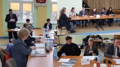 Dostosowanie sieci szkół podstawowych i gimnazjum do nowego ustroju szkolnego. Powstanie przystań Mikoszewo-Ujście Wisły. XXX Sesja Rady Gminy Stegna - 29.03.2017
