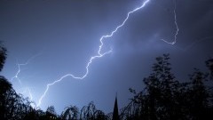 Uwaga na burze. Gdzie najlepiej się schować? Dla wielu może być to zaskoczenie – 10.08.2017