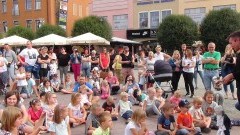 Spektakl kukiełkowy „Czerwony Kapturek” na Kościuszki w Malborku i kino letnie dla dzieci przy Wałach von Plauena z okazji kończących się wakacji - 26.08.2017