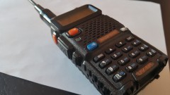 Elbląg: W siatce piwo, a w kieszeni radiostacja z policyjną częstotliwością. Zatrzymany pod zarzutem naruszenia tajemnicy korespondencji. - 23.11.2017