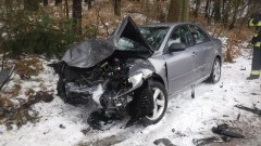 Kąty Rybackie: wypadek osobówki i busa kurierskiego. - 24.01.2018