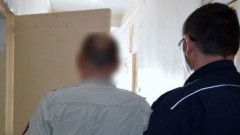 Zatrzymał auto przed bramkami na A1. Agresywny i nietrzeźwy 45-latek  znieważył policjantów.