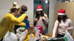 „Mikołaje w ciężarówkach”: Uczniowie z Gminy Nowy Dwór Gdański zbierali rzeczy dla dzieci z domów dziecka.