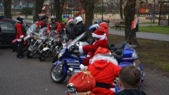 Jarmark Świąteczny: Mikołaje na motocyklach w Nowym Dworze Gdańskim.