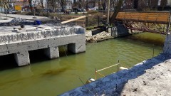 Renowacja mostu w Nowym Dworze Gdańskim. Zobacz najnowsze wideo i zdjęcia