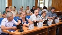 Nowy Dwór Gdański: Radni podjęli między innymi uchwałę w sprawie ustalenia zasad sprzedaży lokali mieszkalnych jedną - XIII sesja Rady Miejskiej 