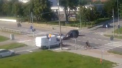 Na skrzyżowanie wjechał na czerwonym. Głupota i brawura mieszkańca powiatu sztumskiego.[wideo] 