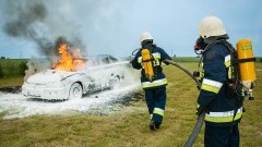 Pożary samochodów i wypadek motocyklisty – weekendowy raport nowodworskich służb mundurowych.