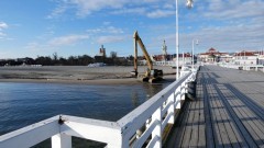 Przy molo w Sopocie trwają prace związane z poprawą bezpieczeństwa jednostek żeglujących.