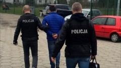 Nowy Dwór Gdański. Pobierał dodatkową opłatę za przyłącze wodociągowe. Grozi mu do 8 lat więzienia.