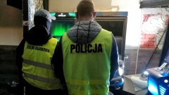 Malbork. Policjanci zabezpieczyli 7 nielegalnych automatów do gier hazardowych.