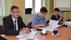 PRZEWODNICZĄCA ZNÓW NIEOBECNA. GMINA POZYSKAŁA ŚRODKI NA BUDOWĘ DROGI.&#8230;