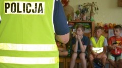 NOWY DWÓR GDAŃSKI. POLICJANCI PRZYPOMINAJĄ PODSTAWOWE ZASADY „BEZPIECZNEJ DROGI DO SZKOŁY”-  01.09.2015