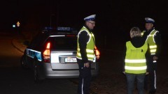 Nowy Dwór Gdański. Policjanci przypominają pieszym o odblaskach - 27.10.2015