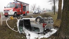 Ryki. Dachował samochód osobowy. Osoba była uwięziona pod pojazdem - 20.02.2016