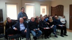 Zarabiać kasę na  turystach i się bogacić?  czy chodzić po lesie? Ostra dyskusja publiczna w Stegnie - 16.05.2016
