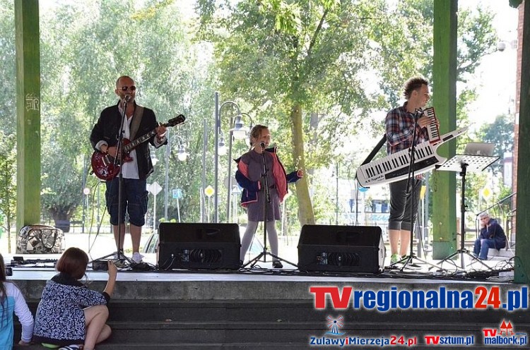 Jacek Gałązka wystapił w duecie z córką Marysią. Nowy Dwór Gd -&#8230;