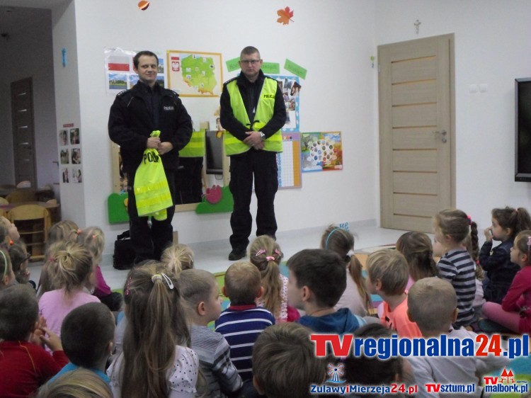 Nowy Dwór Gd. Policjanci z wizytą w przedszkolu - 7.11.2016 