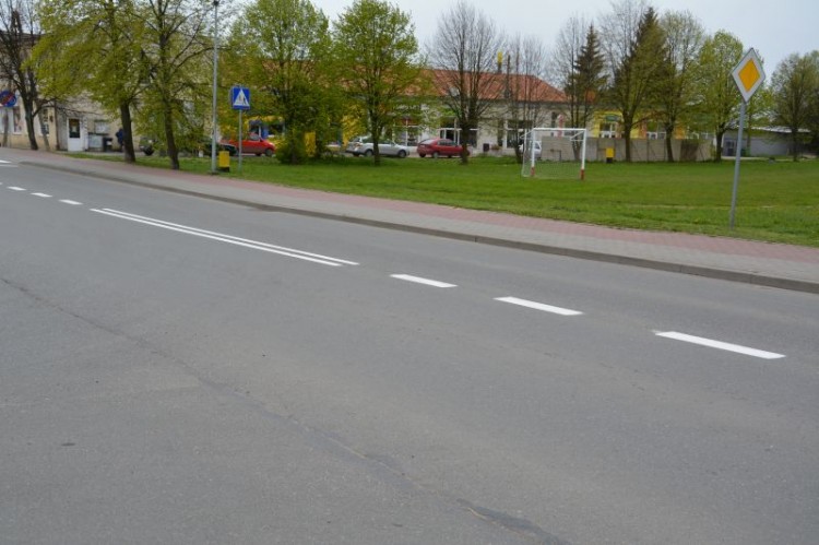 Nowy Dwór Gdański. Coroczne malowanie pasów drogowych - 10.05.2017