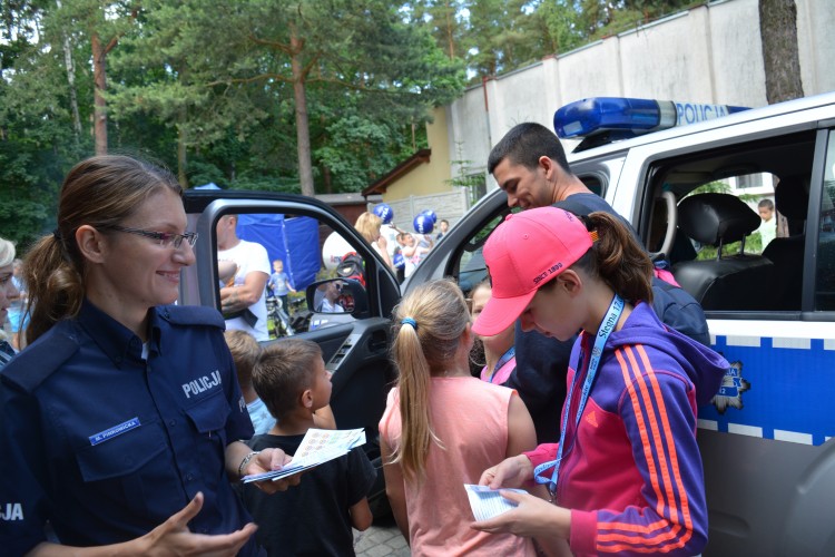 Stegna. Policjanci promowali bezpieczne wakacje nad wodą 17.06.2017