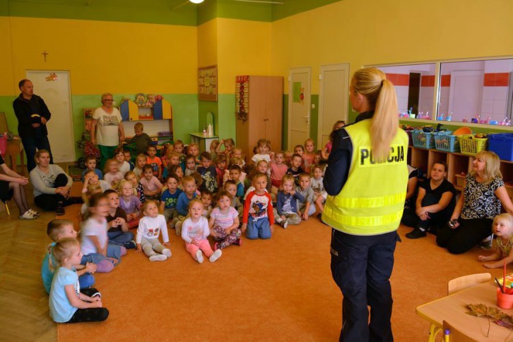 Nowy Dwór Gd.: Spotkanie policjantów z przedszkolakami z Nowego Dworu&#8230;