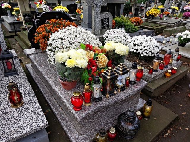 Żuławskie Światło Pamięci: Zapalmy znicze na grobach byłych mieszkańców…