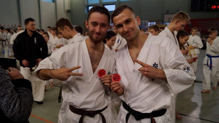 Zawodnicy Malborskiego Klubu Kyokushin wrócili z Mistrzostw z 5 medalami. 