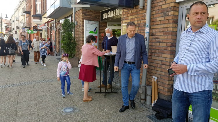 Podpisz się dla Trzaskowskiego w Malborku.