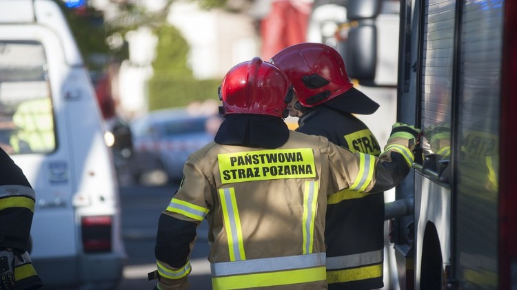 Pożar poddasza w Nowej Kościelnicy – raport nowodworskich służb&#8230;