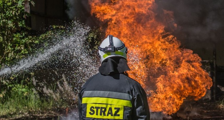Pożar budynku gospodarczego w Solnicy – raport nowodworskich służb&#8230;