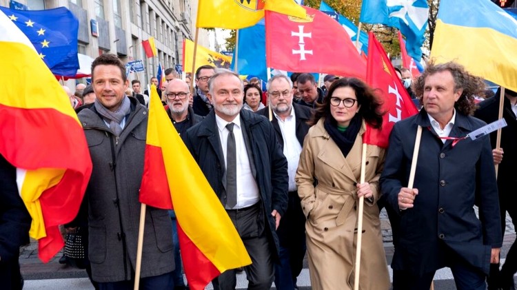 Polski Ład to mega podatek – w środę pod Sejmem protestowali samorządowcy.