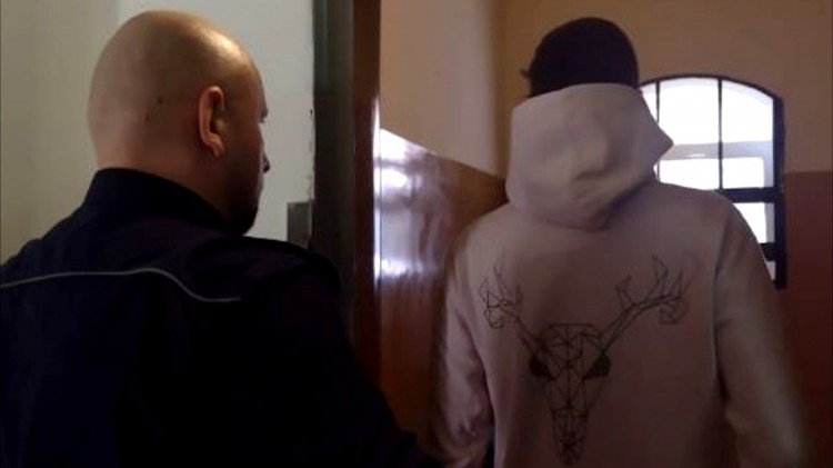 Sztum. Narkotyki schował w bieliźnie – może mu grozić do 3 lat więzienia.