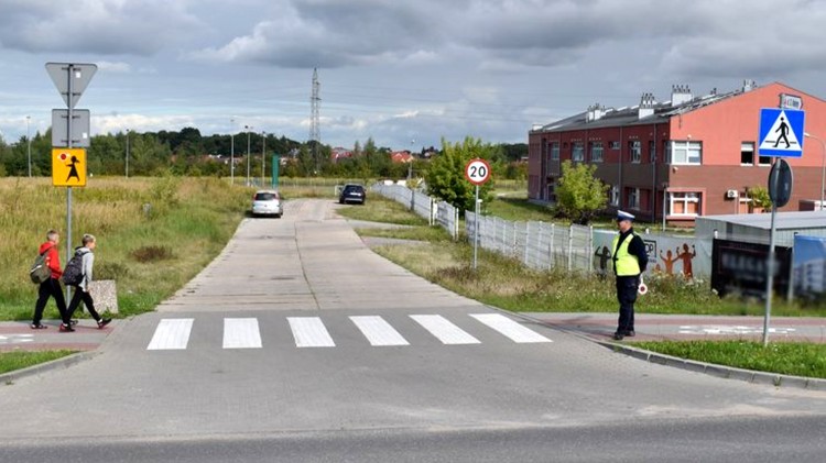 Malbork. Bezpieczna droga do szkoły - wrześniowa akcja policjantów.