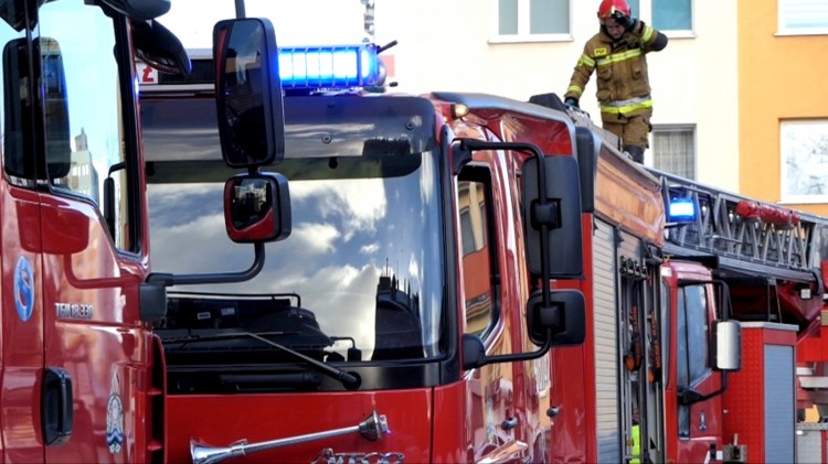 Dziecko na parapecie 2 piętra budynku – tygodniowy raport malborskich służb mundurowych.