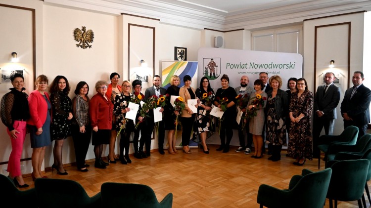 Nowy Dwór Gdański. Nagrody dla nauczycieli z okazji Dnia Edukacji Narodowej.