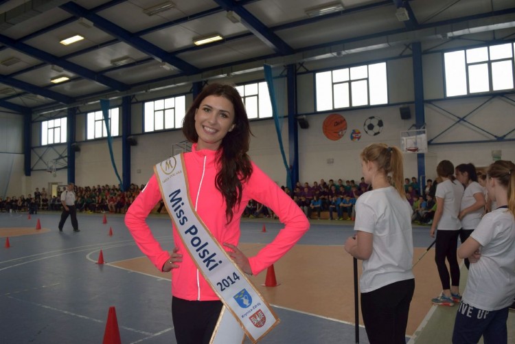 MISS POLSKI W GIMNAZJUM NR 1. NOWY DWÓR GDAŃSKI - 13.05.2015