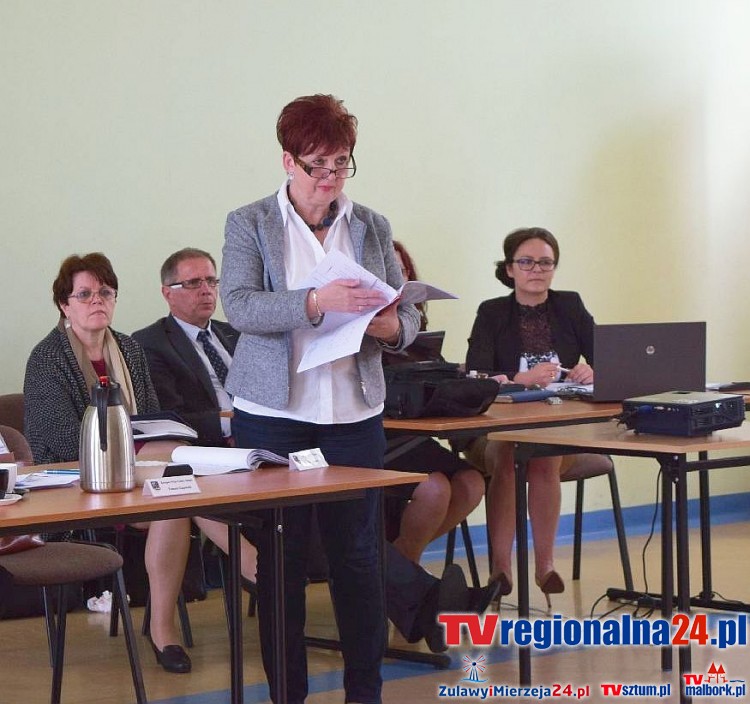 RADNI WCHODZĄ W KOMPETENCJE WÓJTA. TARGOWISKO BUBLEM. ZEJŚĆ PRZYPLAŻOWYCH&#8230;