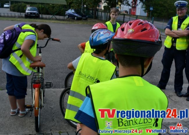 SZTUTOWO. KAMIZELKI DLA ROWERZYSTÓW - BY BEZPIECZNIE DOCIERALI DO CELU…