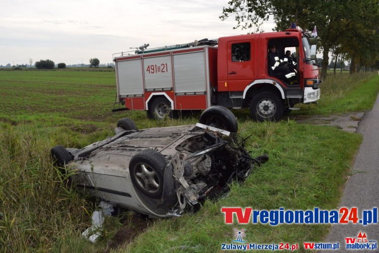 Wypadek na 502 w kierunku Stegny. Auto wpadło do rowu - 23.09.2015