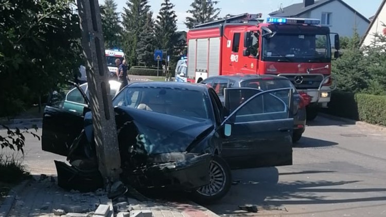 Malbork. Policyjny pościg ulicami miasta zakończony na słupie.