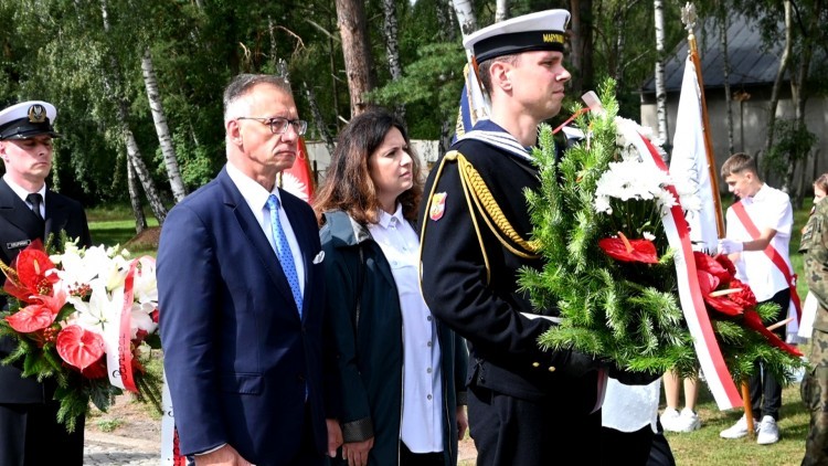 Sztutowo. 83 lata temu przyjechali pierwsi więźniowie obozu Stutthof.