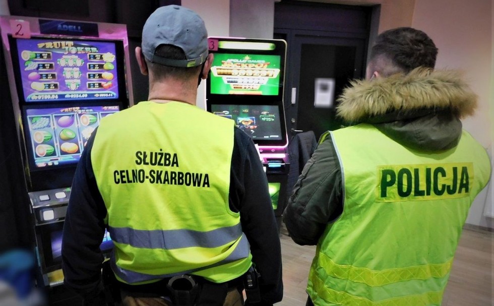 Tczew. Policjanci zabezpieczyli maszyny hazardowe o łącznej wartości 100 tys. zł.