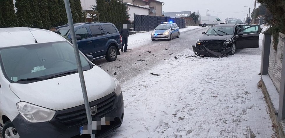 Sztum. Kolizja z udziałem trzech osobówek.