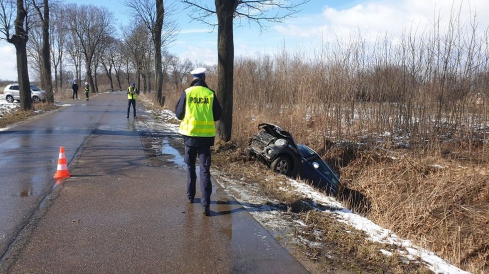 Spowodował wypadek na podwójnym gazie - policyjny raport nowodworskich służb mundurowych.