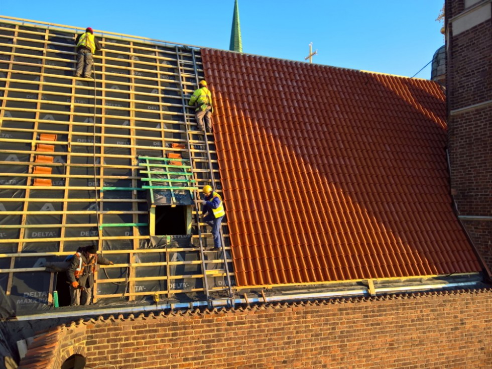 Malbork. Lokalna firma wyróżniona za renowację dachu Bazyliki Mariackiej w Gdańsku.