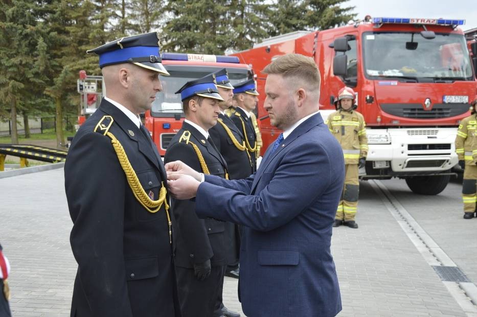 Sztum. Z okazji Dnia Strażaka wręczono odznaczenia i awanse.