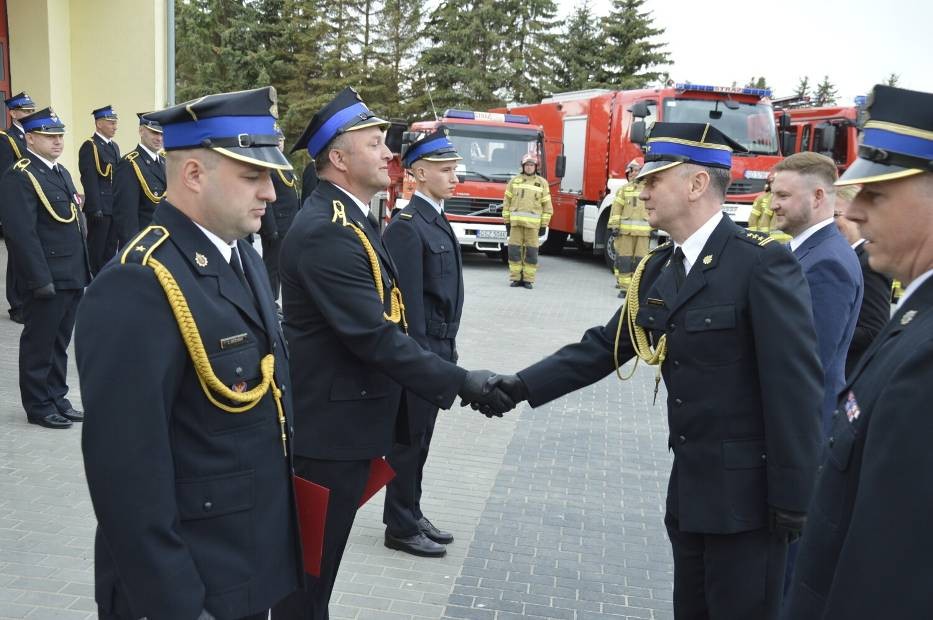 Sztum. Z okazji Dnia Strażaka wręczono odznaczenia i awanse.