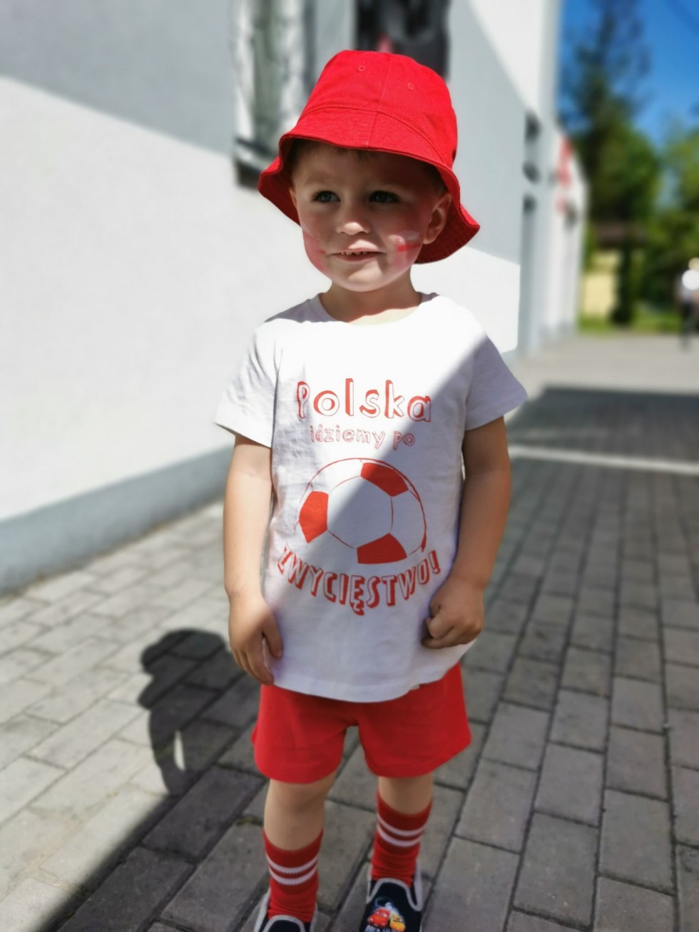 Miłoradz. Piknik kibica – mieszkańcy wspólnie przygotowywali się do meczu Polska-Słowacja.