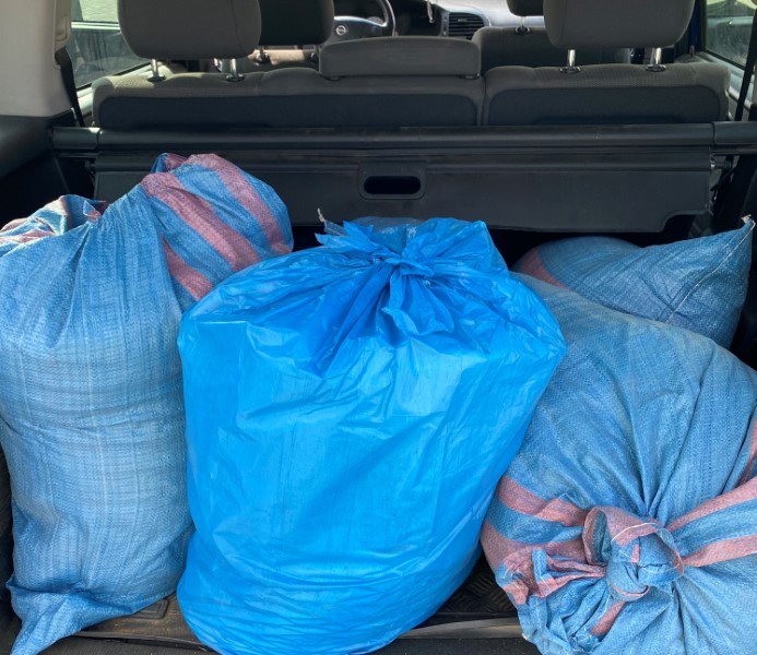 Elbląg. Na bazarku chciał sprzedać 80 kg nielegalnej krajanki tytoniowej.